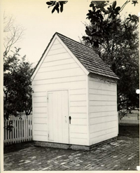 PHOTOGRAPH OF OUTBUILDING