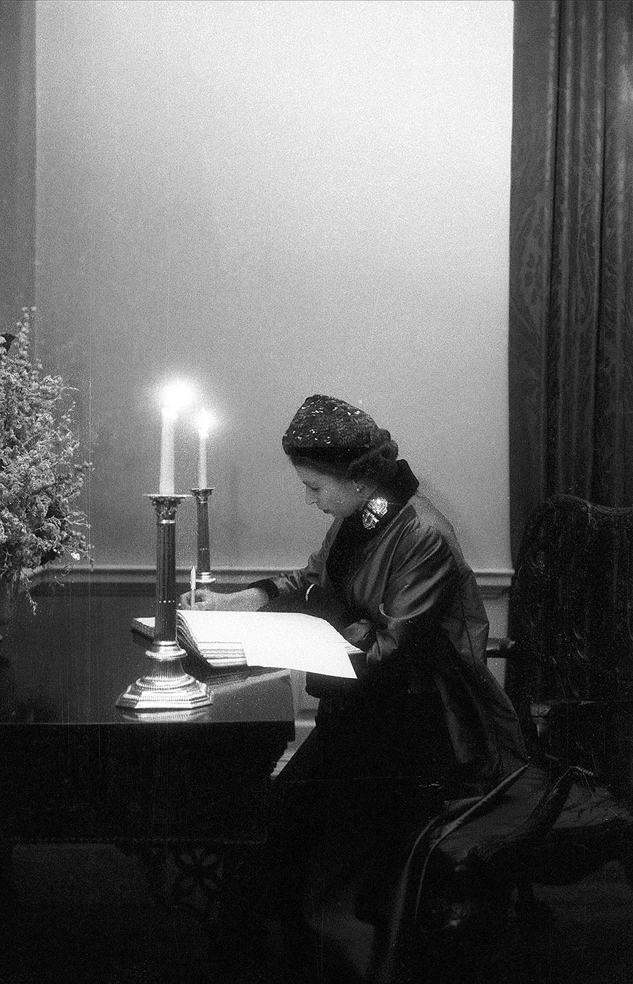 Photo of Queen Elizabeth II Signing the Register.