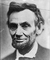 Abraham Lincoln landed on the banks of the James River in 1865 and visited fallen Richmond. The same year, photographer Alexander Gardner took this photo, traditionally called the “last photograph of Lincoln from life.”